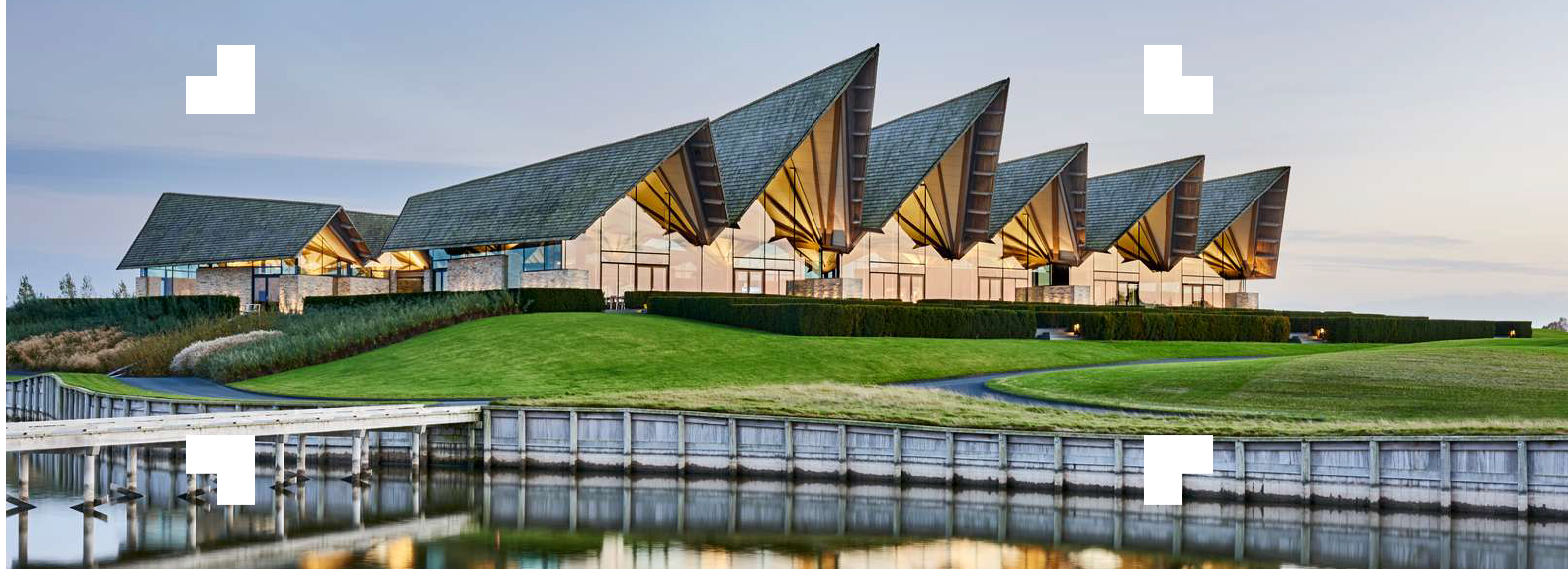 Kunstnerisk byggeri ved vandet