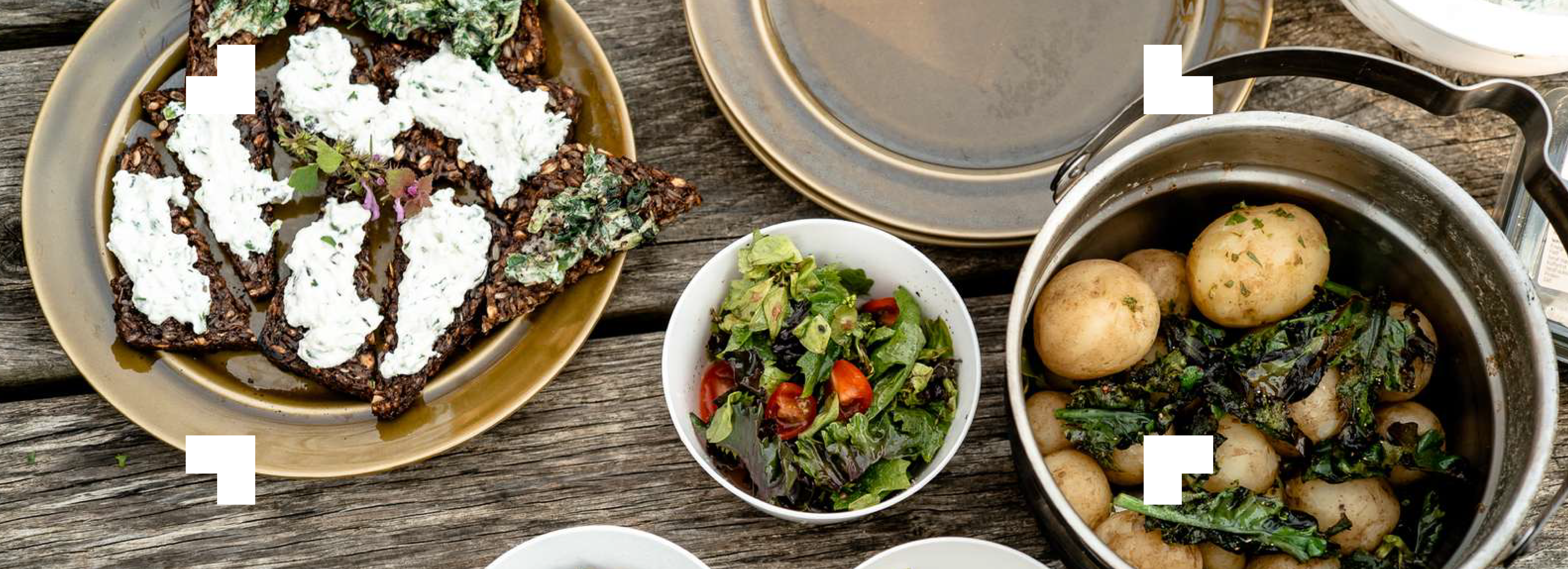 Forskellig slags mad set ovenfra