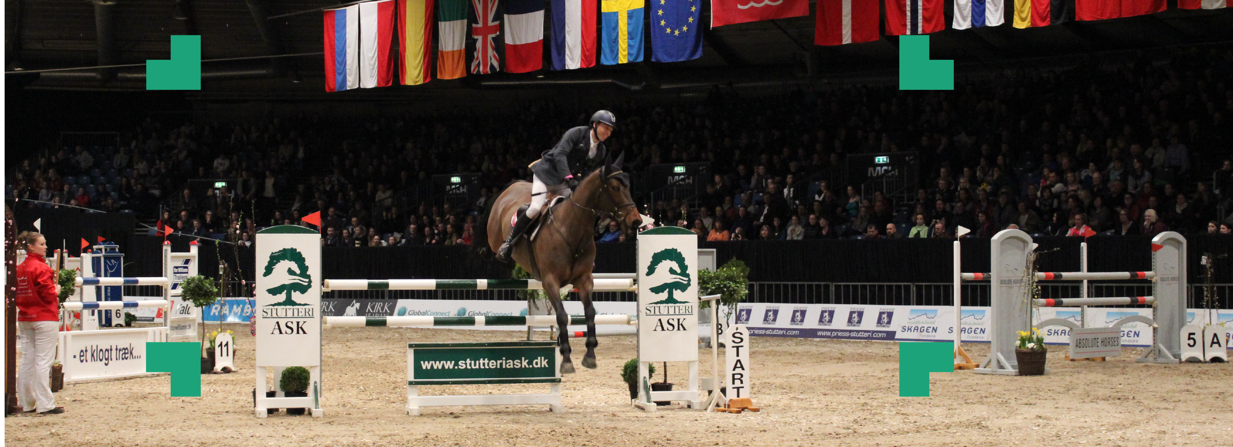 Rytter forcerer forhindring i konkurrence