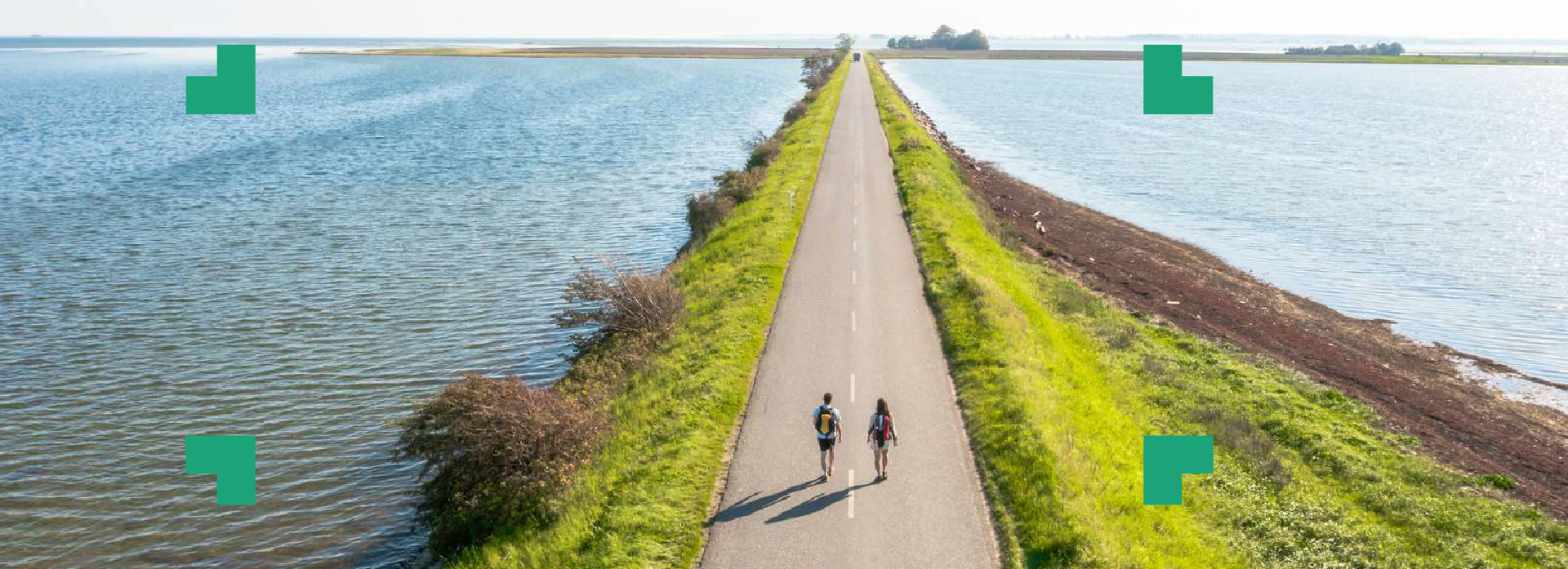 Alrø dæmning med to mennesker